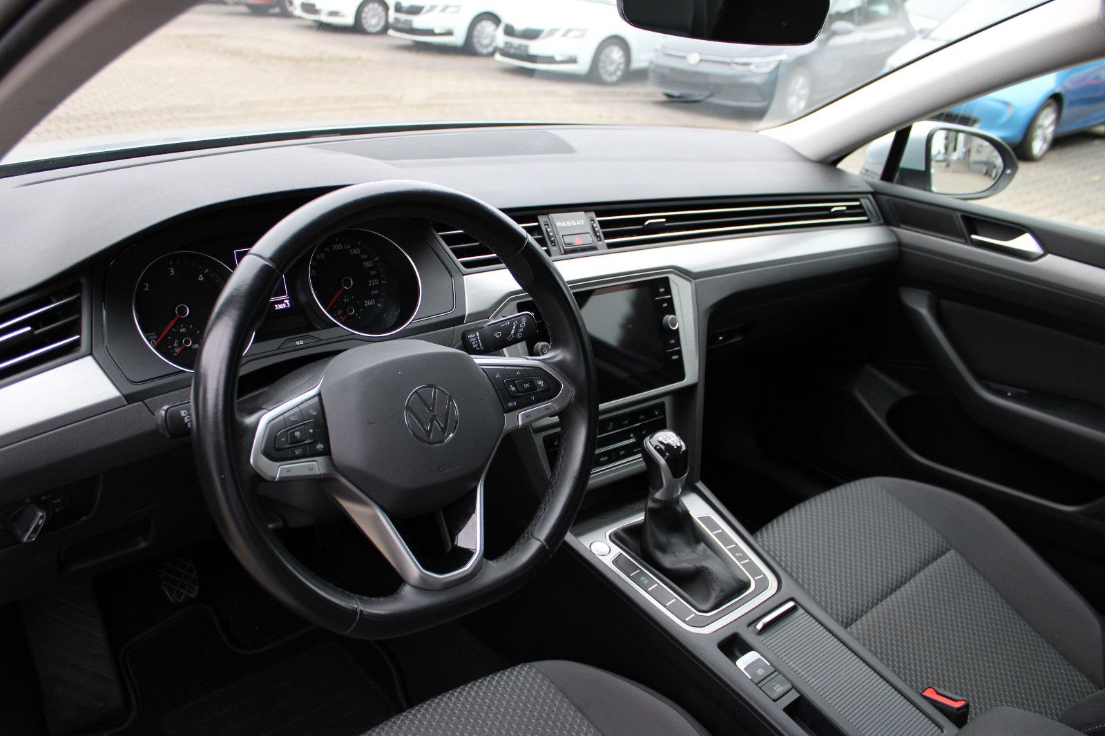 Fahrzeugabbildung Volkswagen Passat Variant 2.0 TDI Navi,SHZ,LED,PDC,ACC