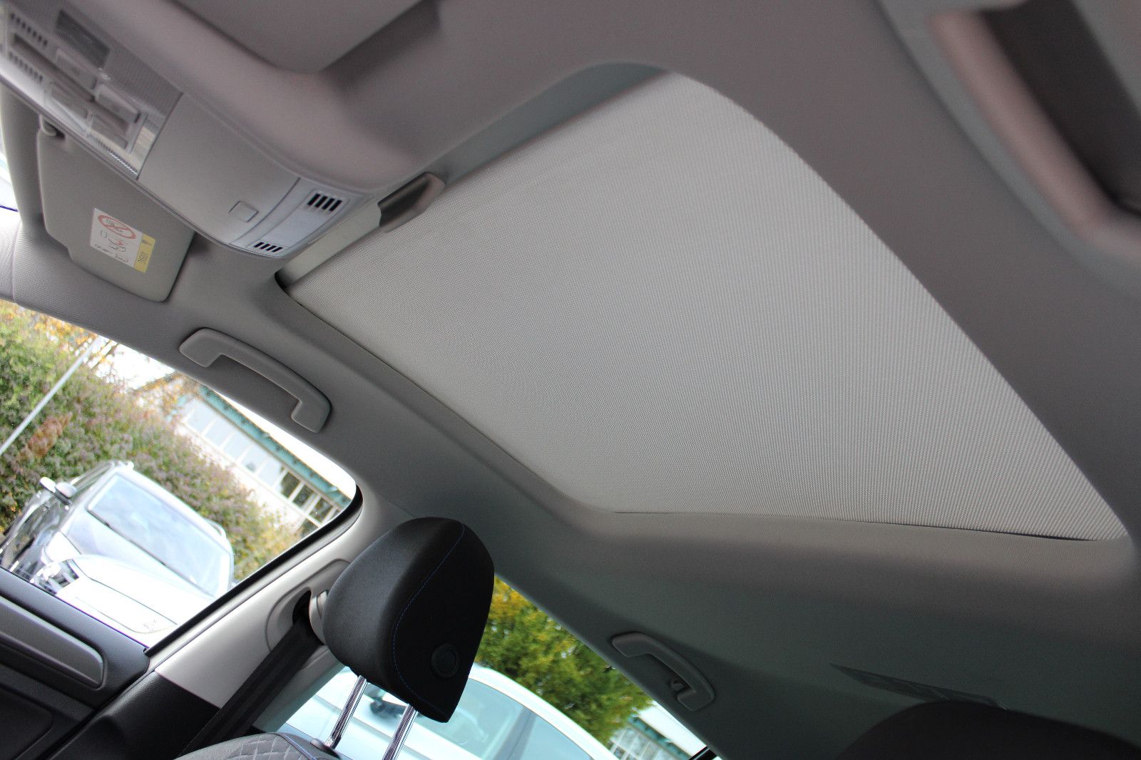 Fahrzeugabbildung Volkswagen Golf 1.0 TSI DSG Join PDC,SHZ,LED,Navi