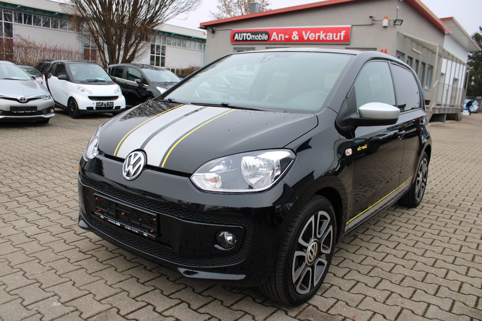 Fahrzeugabbildung Volkswagen up! 1.0 street Navi,PDC,SHZ,Bluetooth