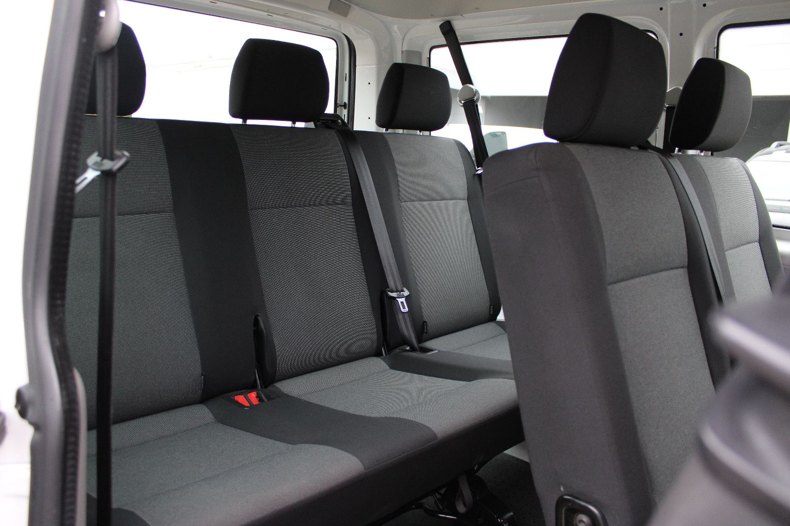 Fahrzeugabbildung Volkswagen T6 Transporter 9.Sitzer Klima,PDC