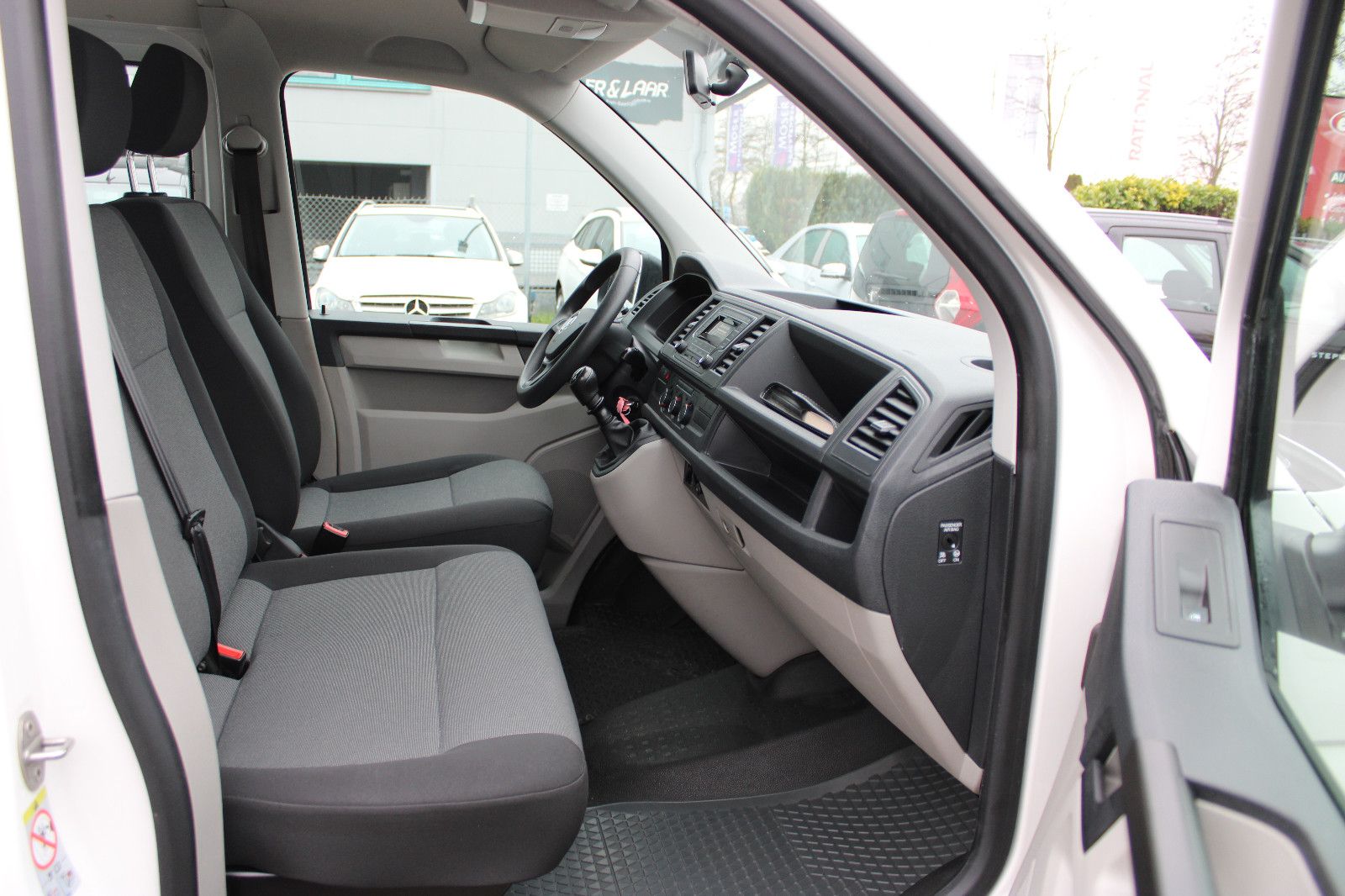 Fahrzeugabbildung Volkswagen T6 Transporter 9.Sitzer Klima,PDC