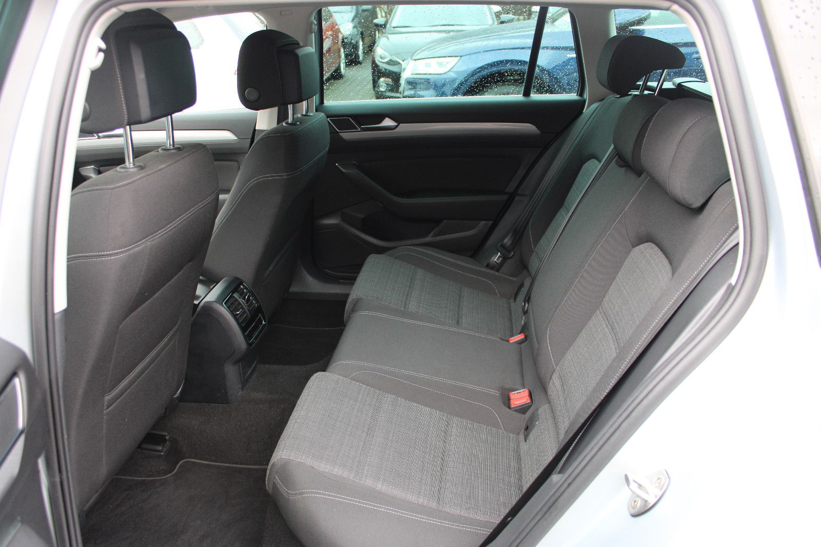 Fahrzeugabbildung Volkswagen Passat Variant 2.0 TDI DSG 4Motion,Navi,PDC,Kame