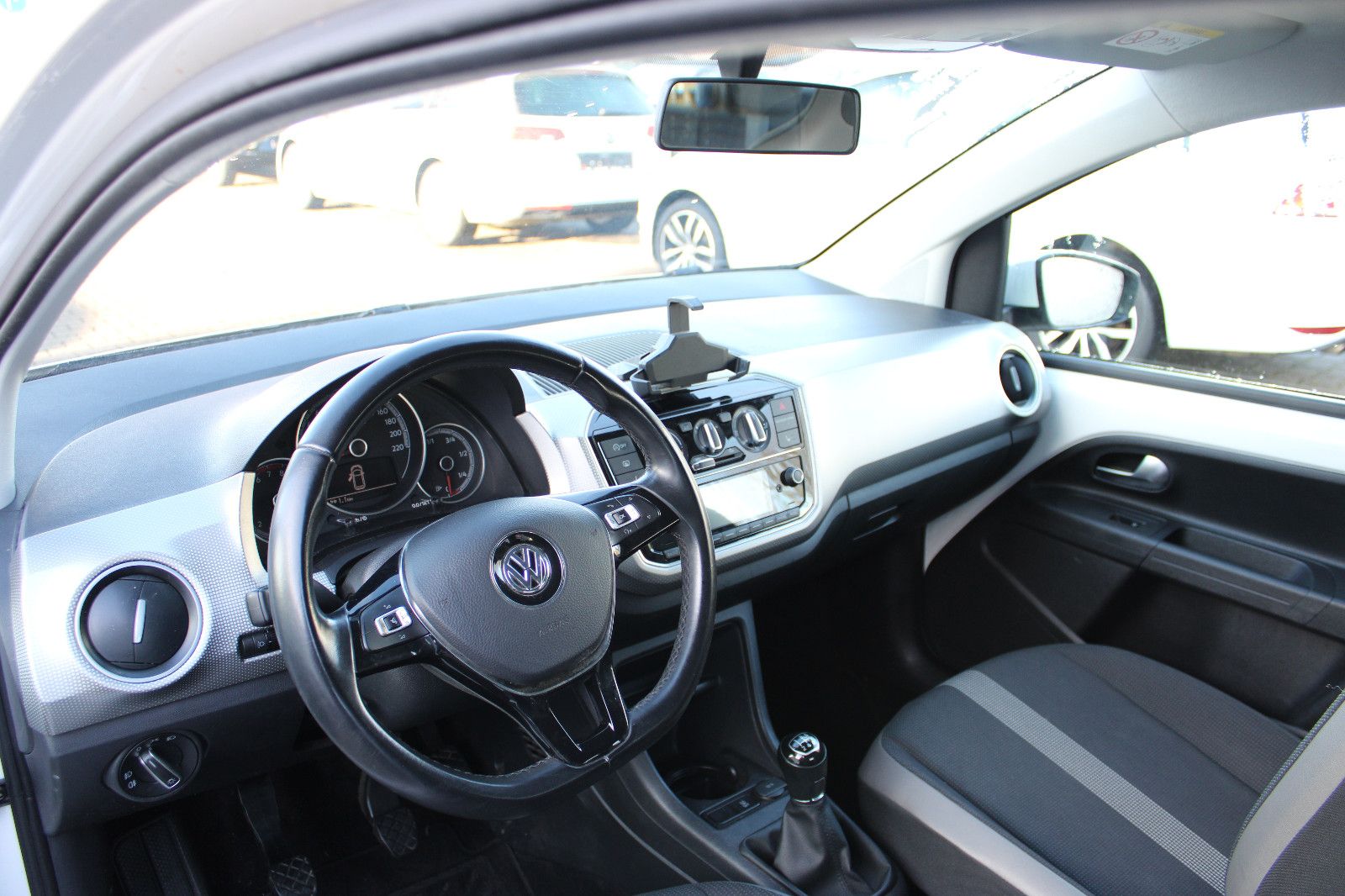 Fahrzeugabbildung Volkswagen up! 1.0 Klima,PDC,SHZ