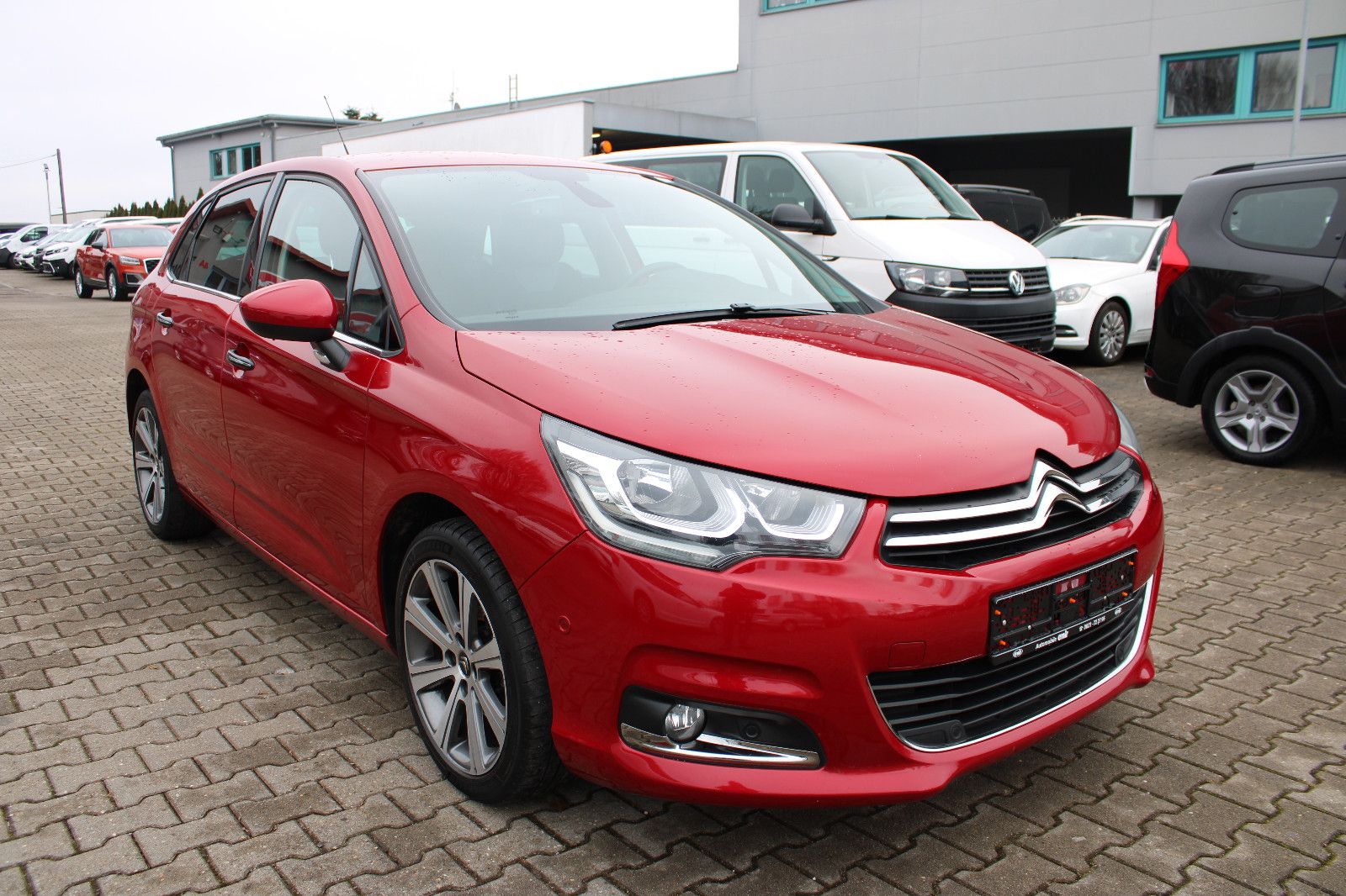 Fahrzeugabbildung Citroën C4 1.6HDI Shine Navi,PDC,SHZ,AHK,LED