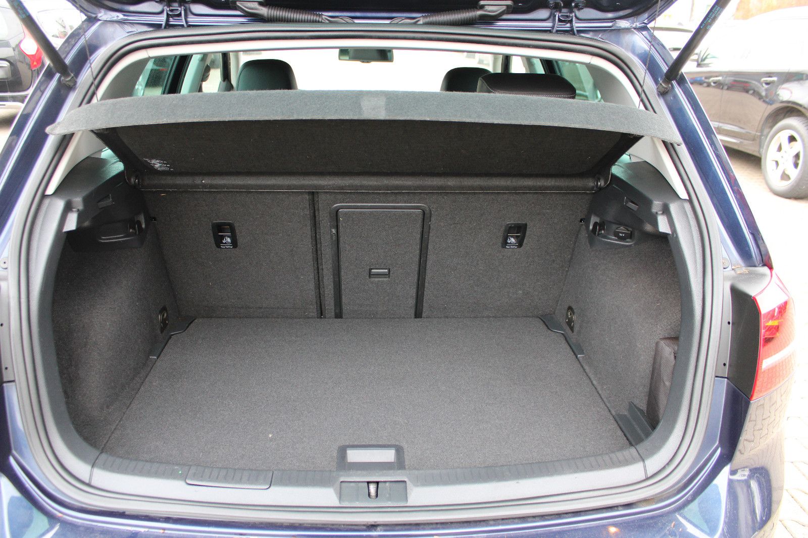 Fahrzeugabbildung Volkswagen Golf 2.0 TDI DSG Highline Navi,Kamera,Standheiz.