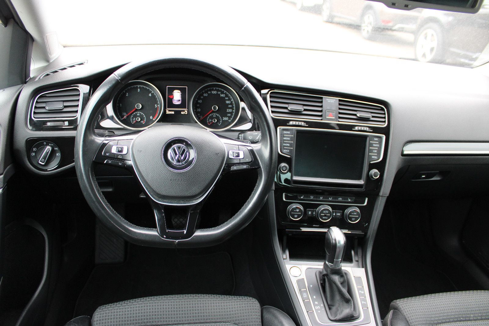 Fahrzeugabbildung Volkswagen Golf 2.0 TDI DSG Highline Navi,Kamera,Standheiz.