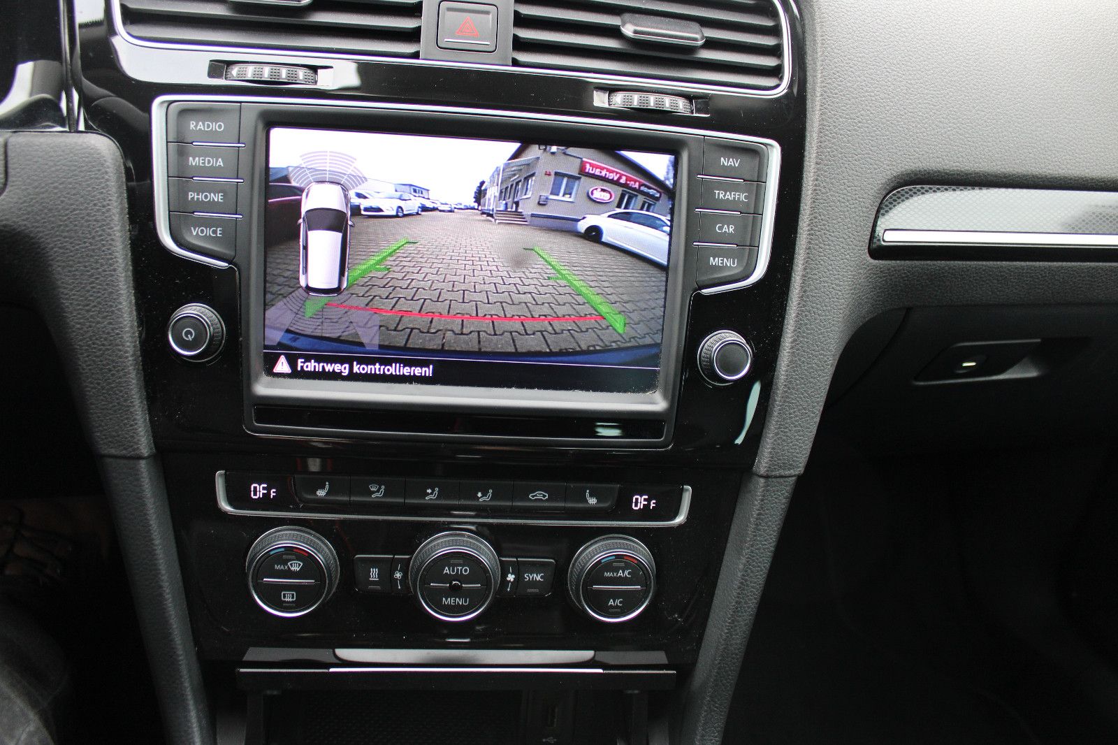 Fahrzeugabbildung Volkswagen Golf 2.0 TDI DSG Highline Navi,Kamera,Standheiz.