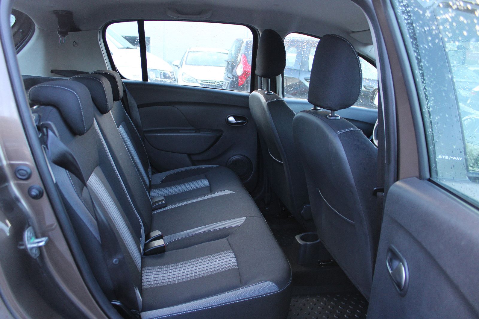 Fahrzeugabbildung Dacia Sandero TCe 90 Stepway Kamera,PDC,Klimaautom.