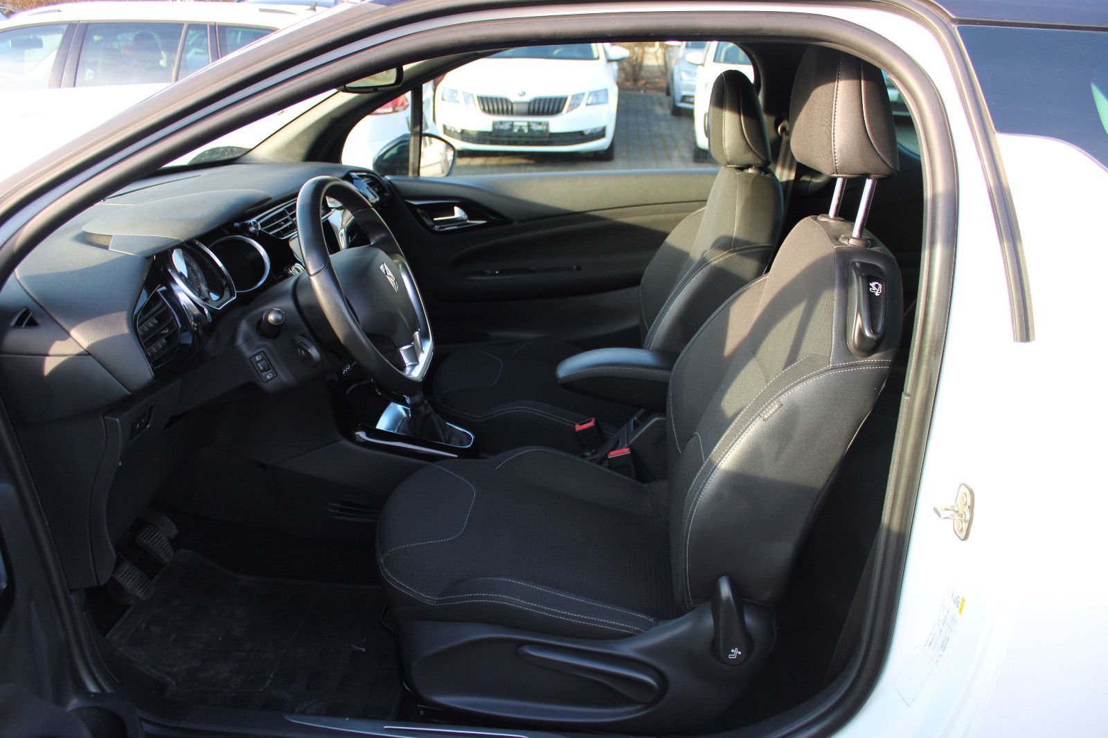 Fahrzeugabbildung Citroën DS3 e-HDi 90 Navi,LED,Klimaautom.