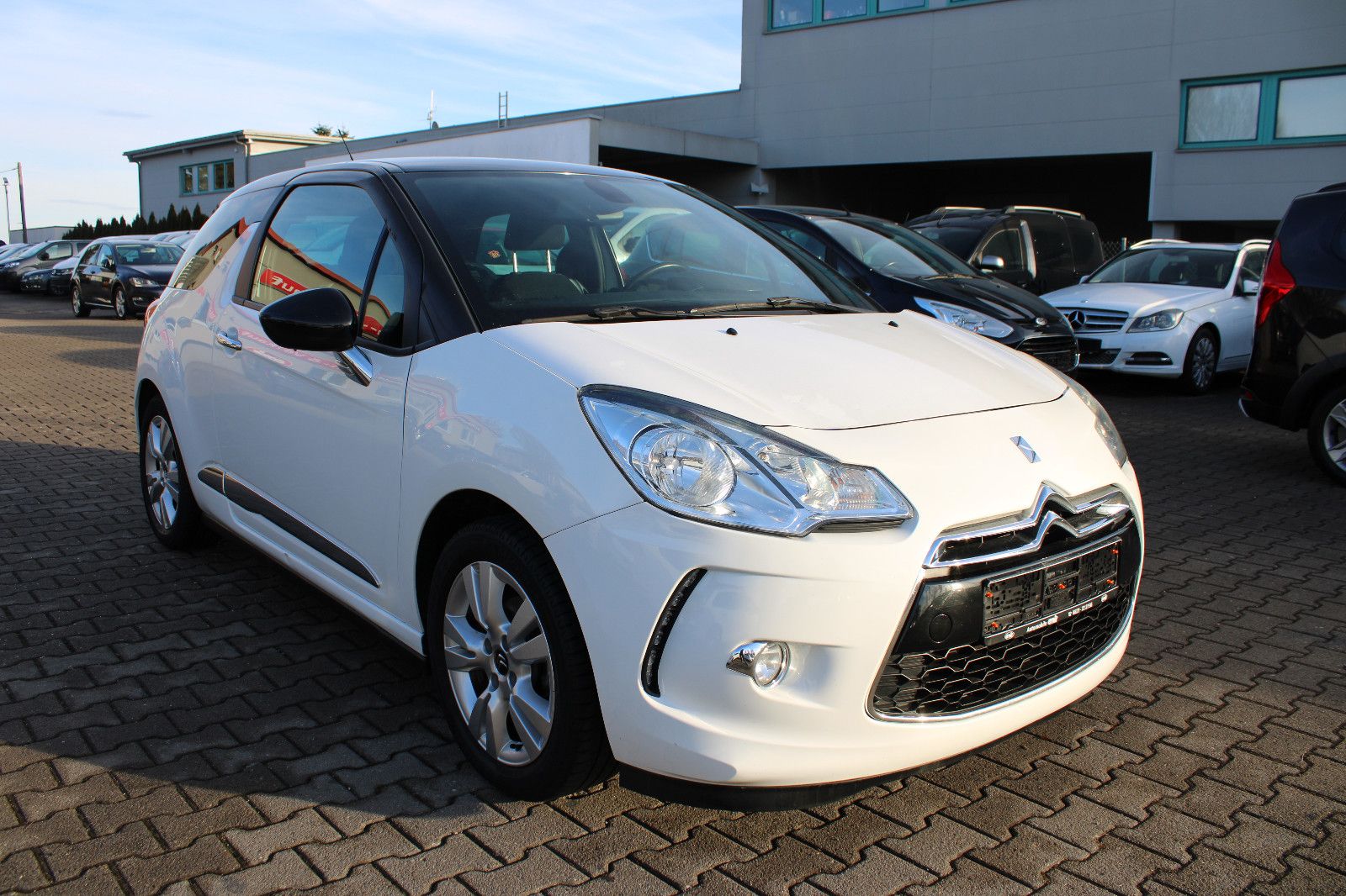 Fahrzeugabbildung Citroën DS3 e-HDi 90 Navi,LED,Klimaautom.