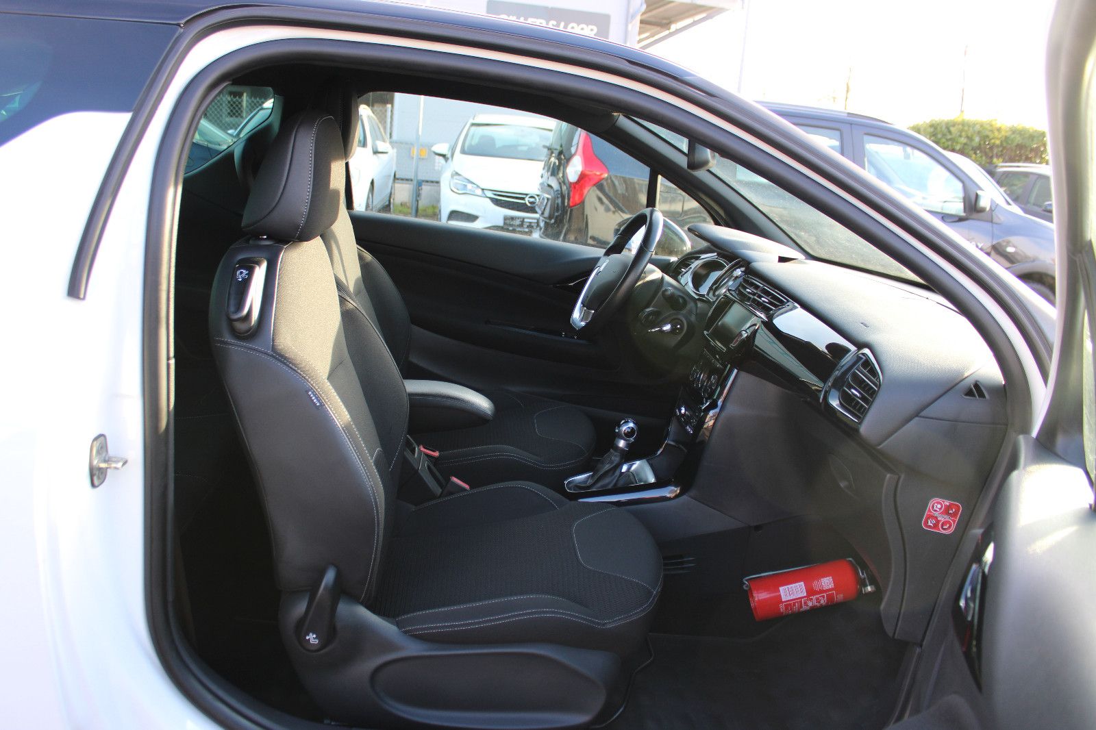 Fahrzeugabbildung Citroën DS3 e-HDi 90 Navi,LED,Klimaautom.