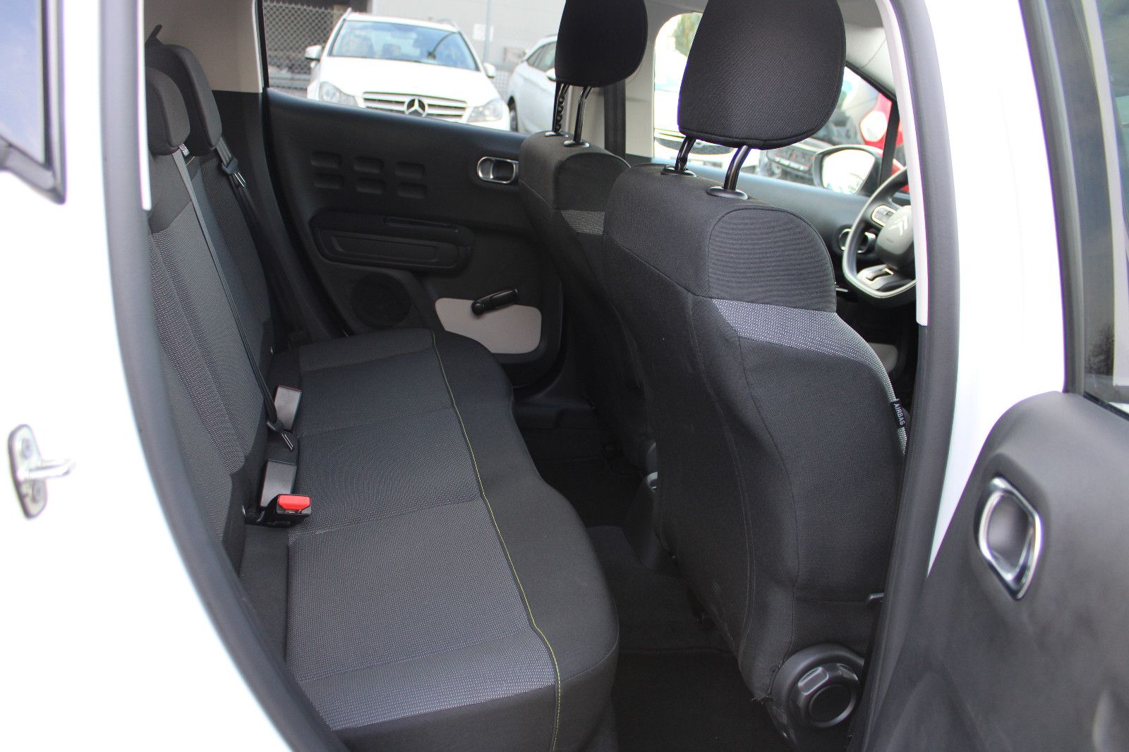 Fahrzeugabbildung Citroën C3 PureTech Kamera,PDC,LED,SHZ