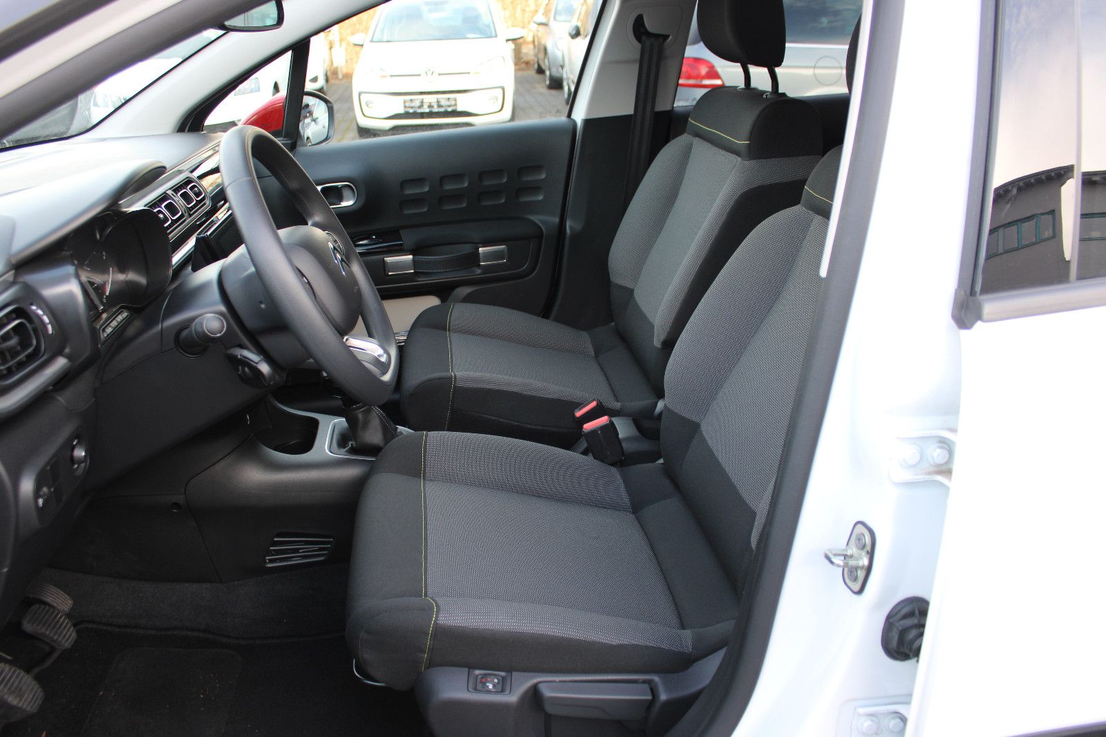 Fahrzeugabbildung Citroën C3 PureTech Kamera,PDC,LED,SHZ