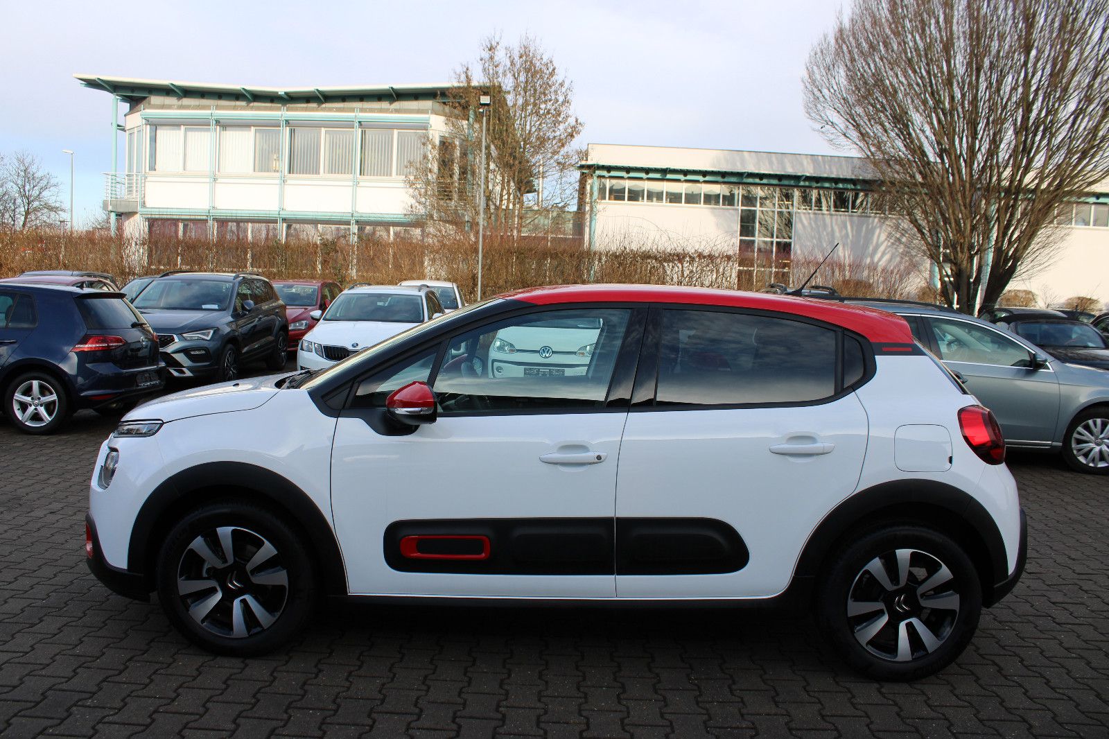 Fahrzeugabbildung Citroën C3 PureTech Kamera,PDC,LED,SHZ