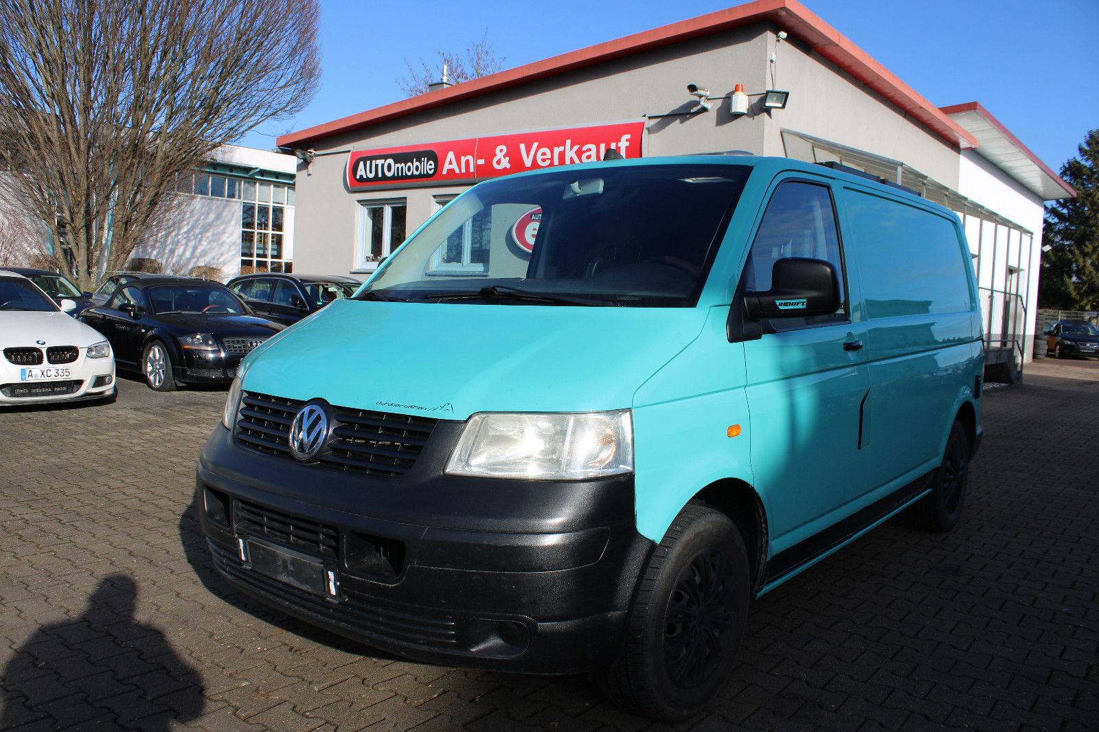 Fahrzeugabbildung Volkswagen T5 1.9TDI AHK,Bett,Waschbecken,Solar