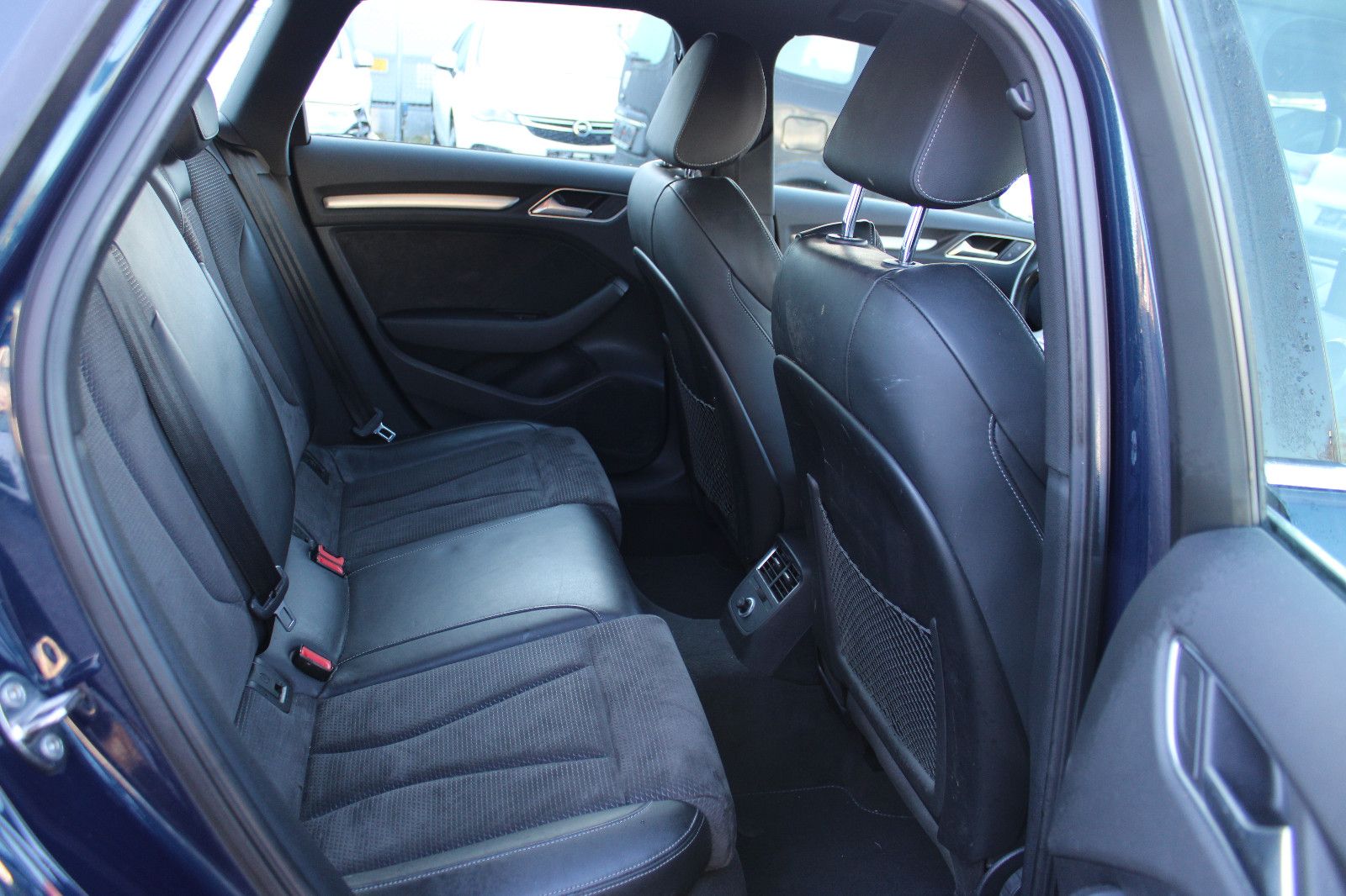 Fahrzeugabbildung Audi A3 2.0 TDI S tronic quattro S line Sportback