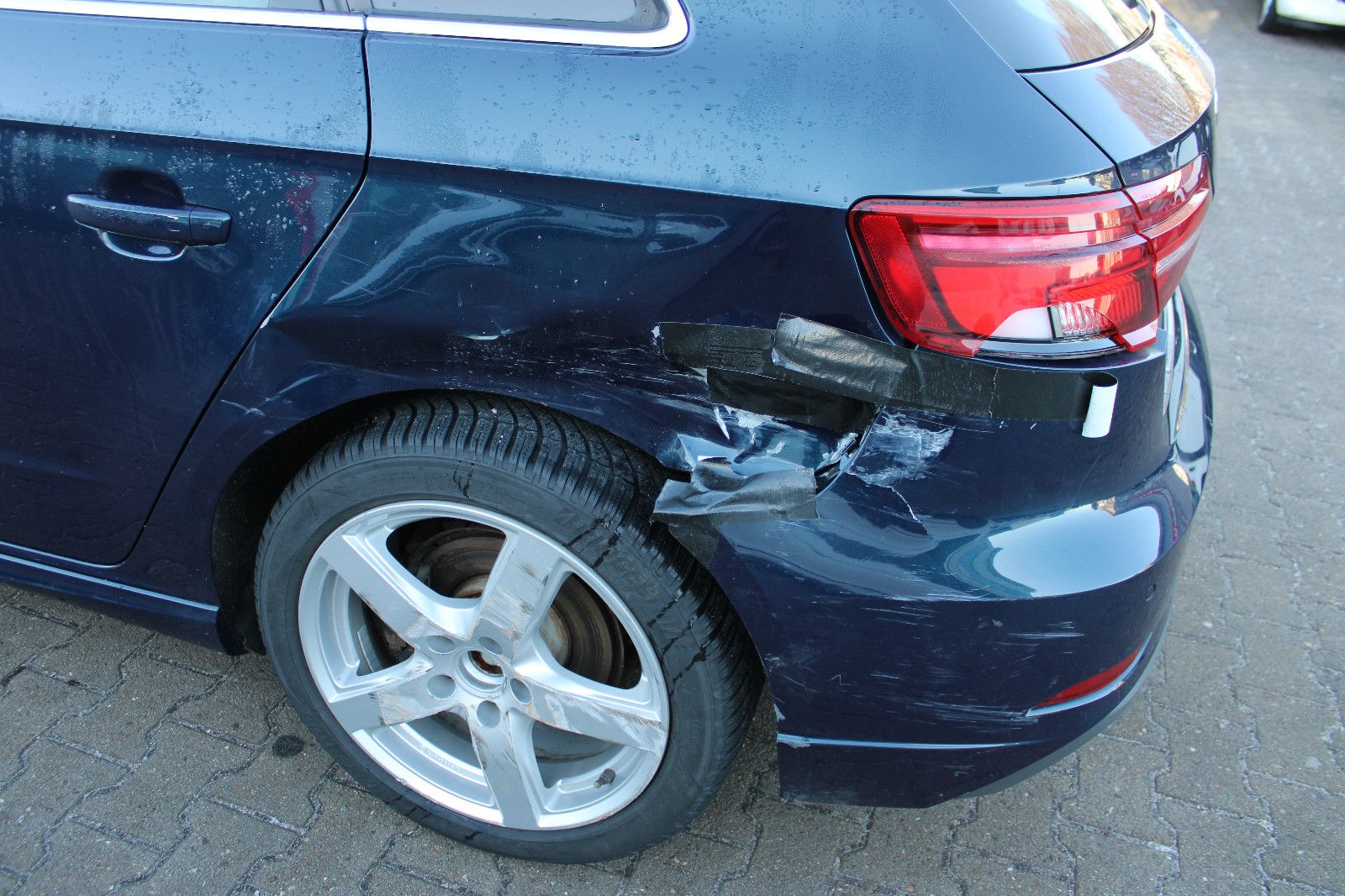 Fahrzeugabbildung Audi A3 2.0 TDI S tronic quattro S line Sportback