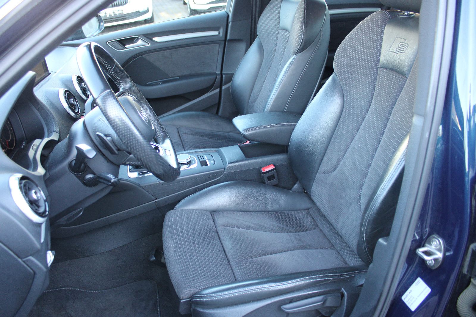 Fahrzeugabbildung Audi A3 2.0 TDI S tronic quattro S line Sportback