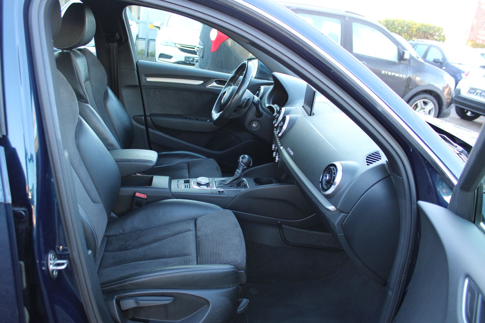 Fahrzeugabbildung Audi A3 2.0 TDI S tronic quattro S line Sportback