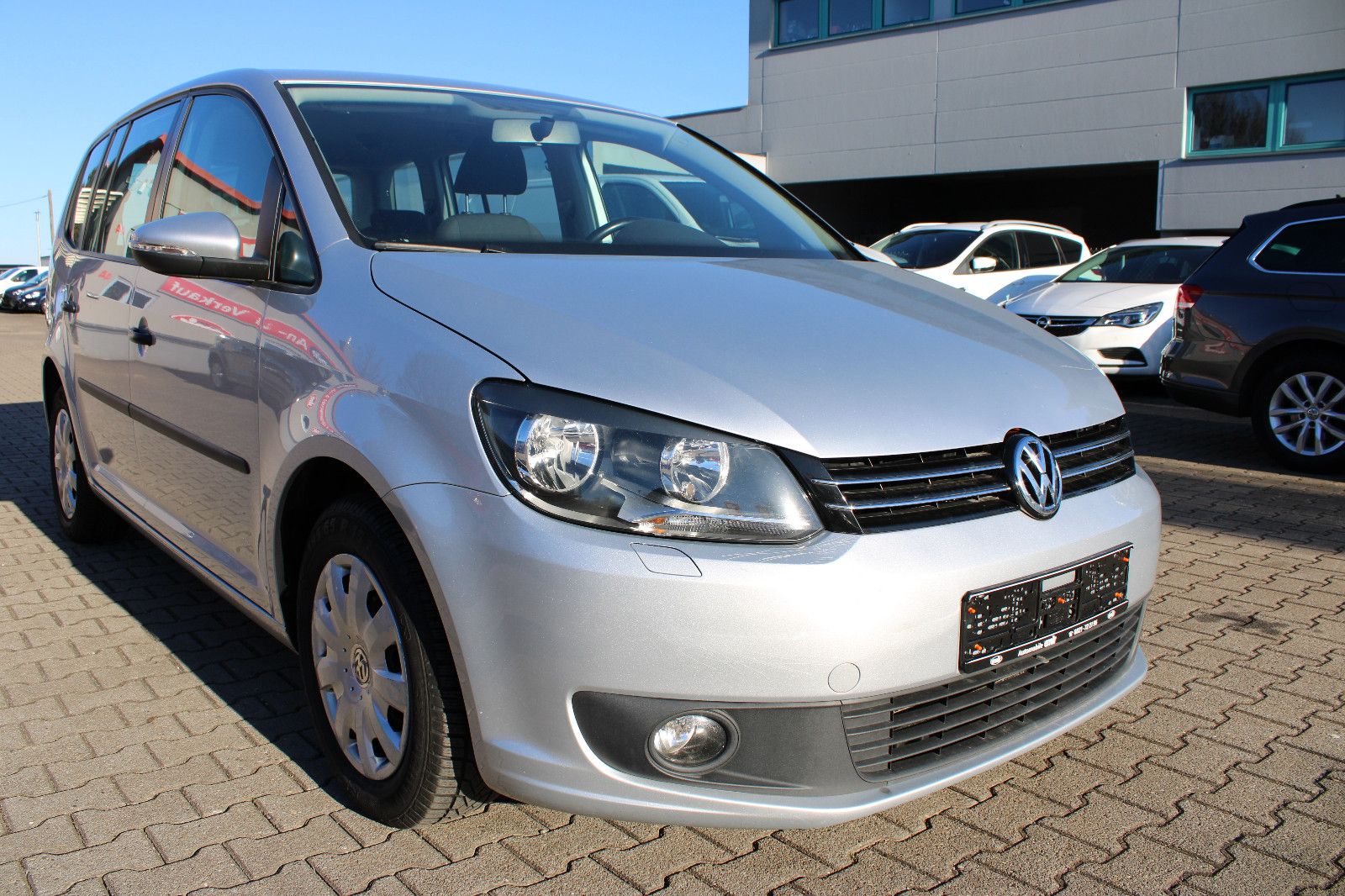 Fahrzeugabbildung Volkswagen Touran 1.6 TDI PDC,Kamera,AHK,SHZ