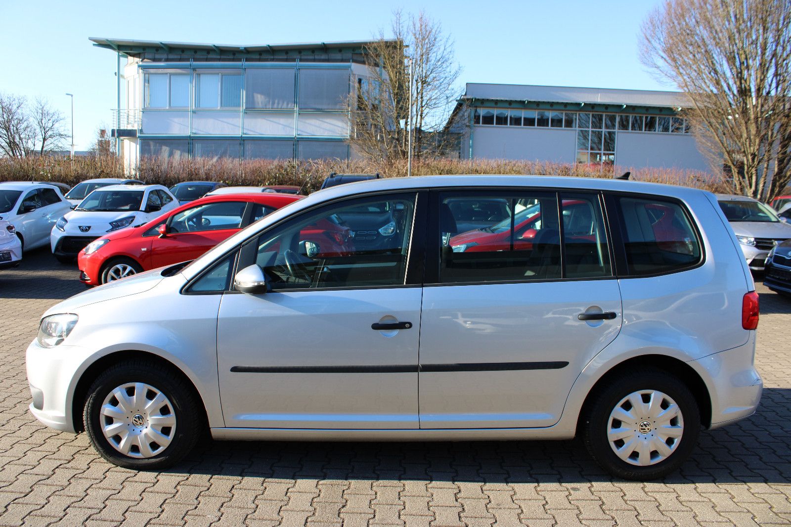 Fahrzeugabbildung Volkswagen Touran 1.6 TDI PDC,Kamera,AHK,SHZ