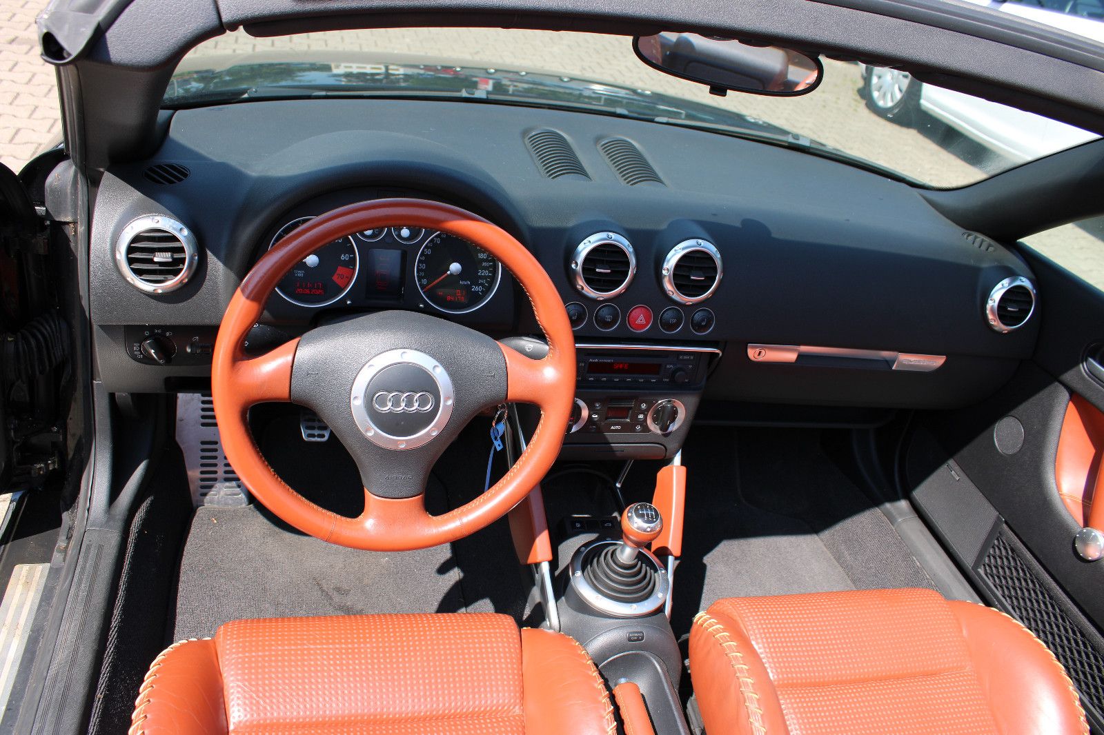 Fahrzeugabbildung Audi TT Roadster 1.8T quattro Mokassin-Leder Xenon