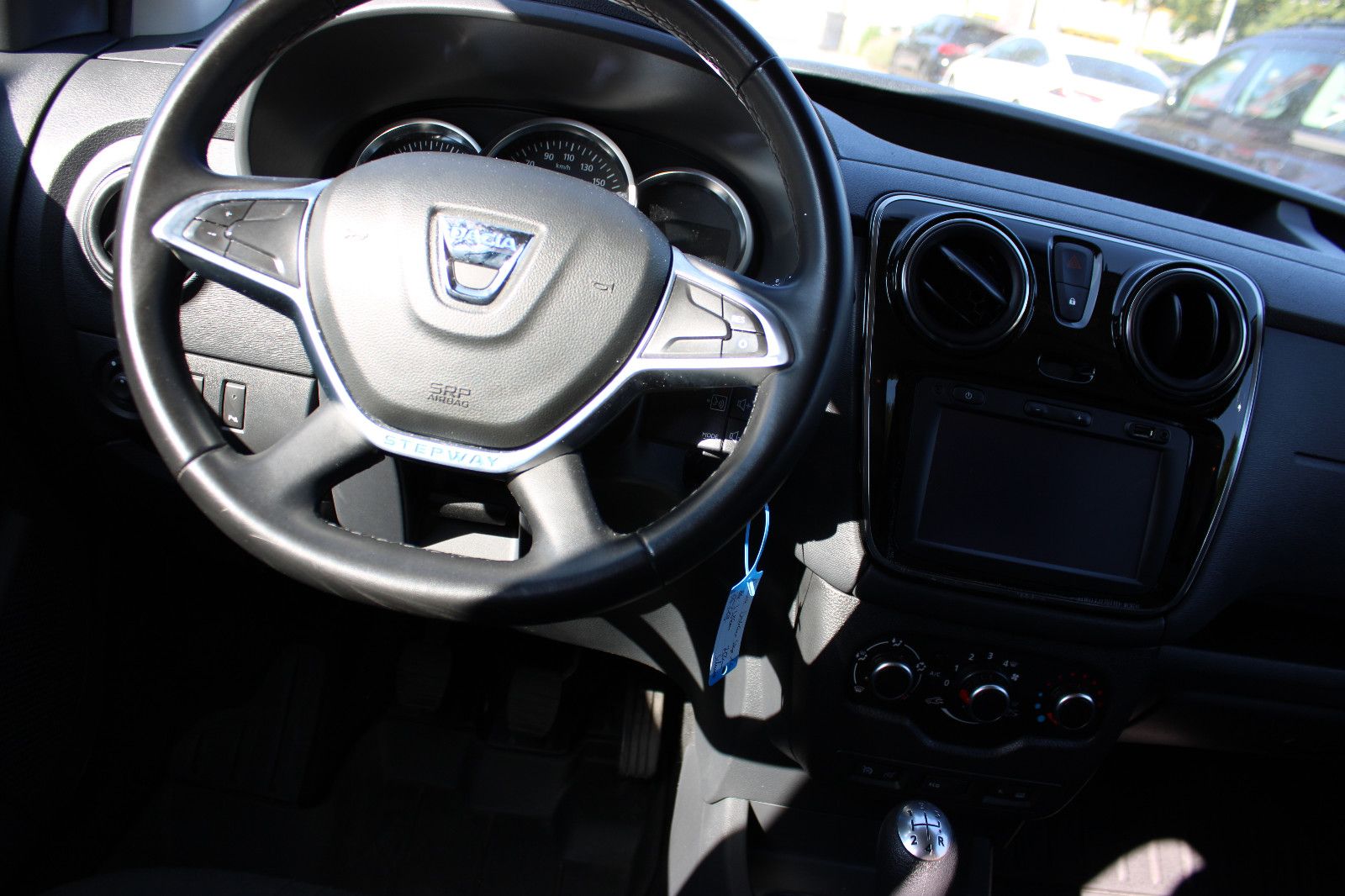 Fahrzeugabbildung Dacia Dokker SCe Stepway Navi,PDC,Tempomat