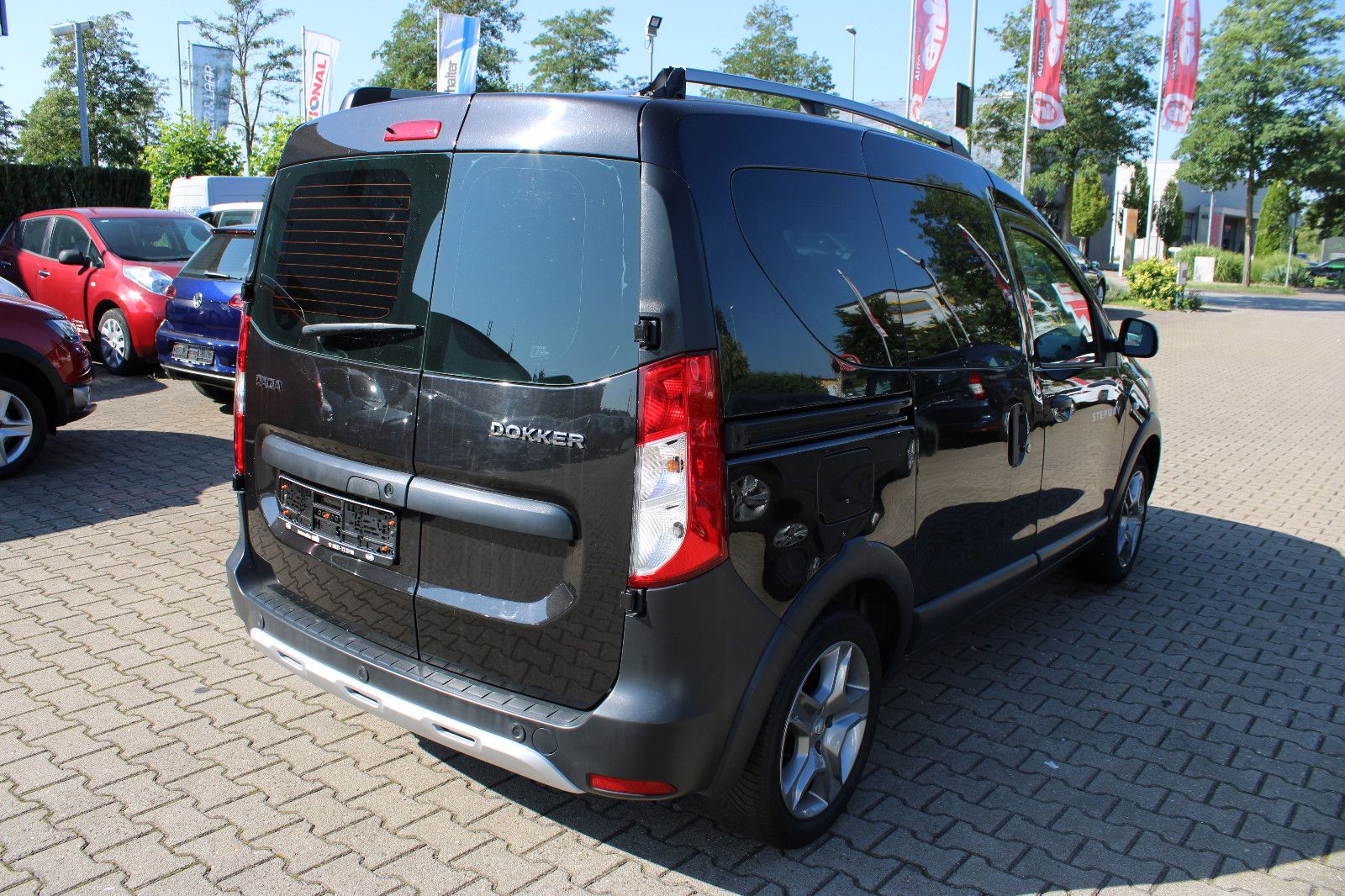 Fahrzeugabbildung Dacia Dokker SCe Stepway Navi,PDC,Tempomat