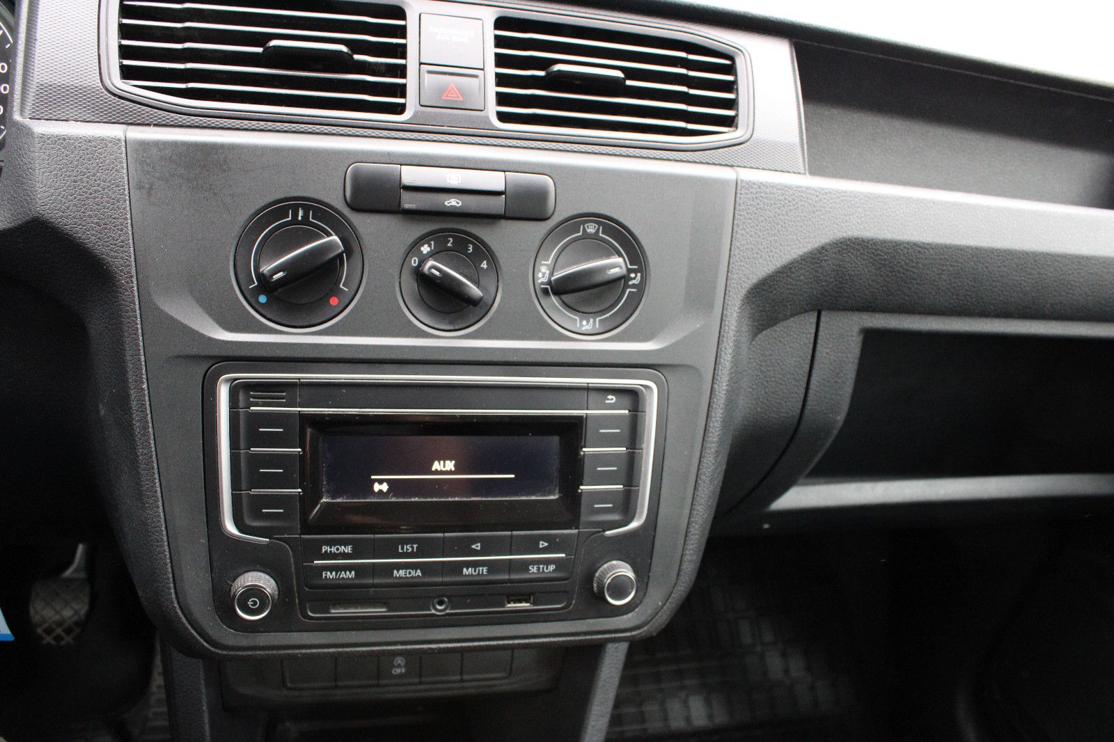 Fahrzeugabbildung Volkswagen Caddy 2.0TDI Kasten mit Fenster 2xSchiebetüren