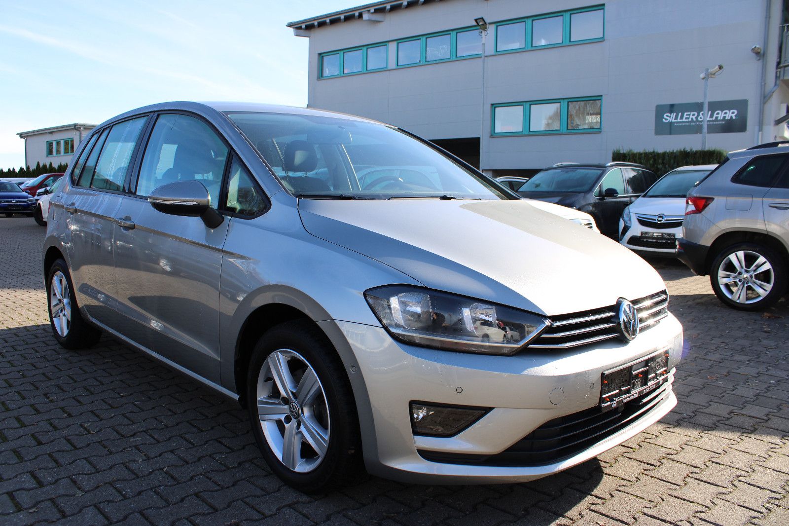 Fahrzeugabbildung Volkswagen Golf Sportsvan 1.2 TSI  DSG PDC,SHZ, Tüv neu