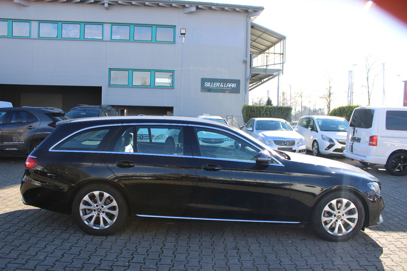 Fahrzeugabbildung Mercedes-Benz E 220 d T Autom. Navi,Kamera,PDC,LED,Leder