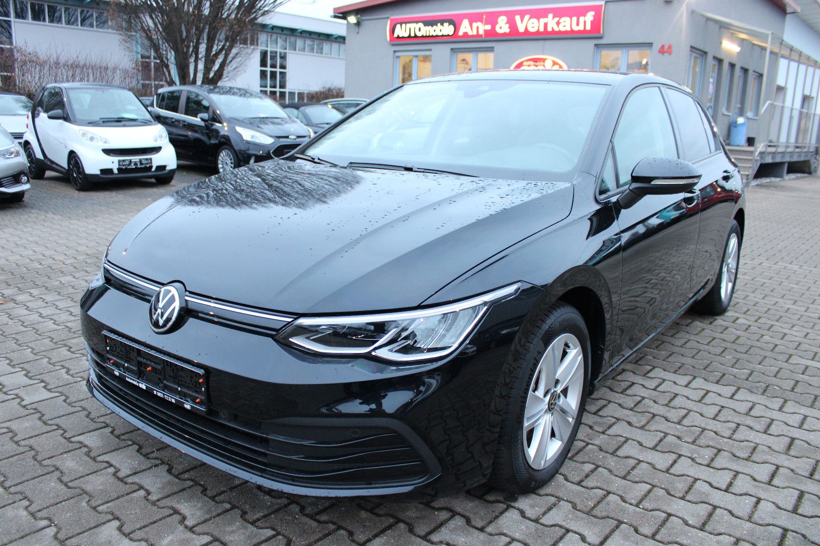 Fahrzeugabbildung Volkswagen Golf 1.0 TSI Standheizung,LED,Navi,SHZ,LHZ