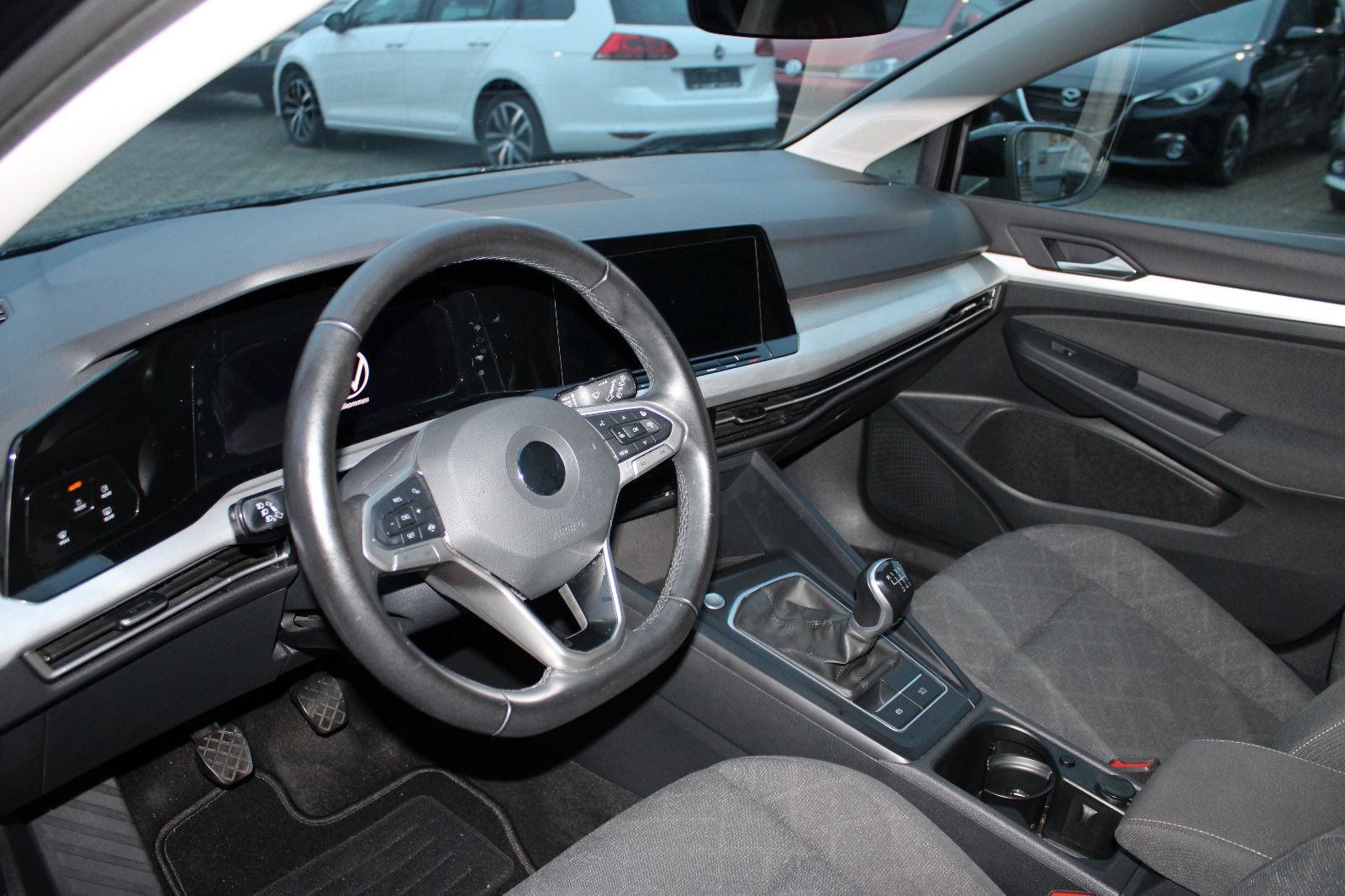 Fahrzeugabbildung Volkswagen Golf 1.0 TSI Standheizung,LED,Navi,SHZ,LHZ