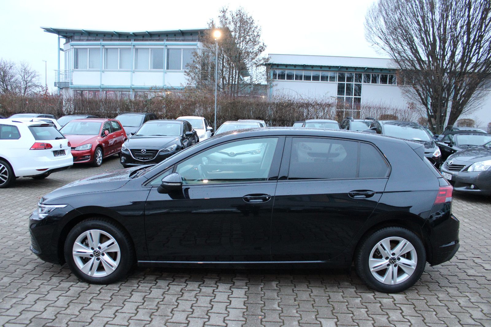 Fahrzeugabbildung Volkswagen Golf 1.0 TSI Standheizung,LED,Navi,SHZ,LHZ