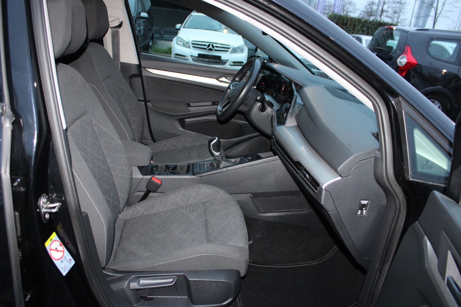 Fahrzeugabbildung Volkswagen Golf 1.0 TSI Standheizung,LED,Navi,SHZ,LHZ