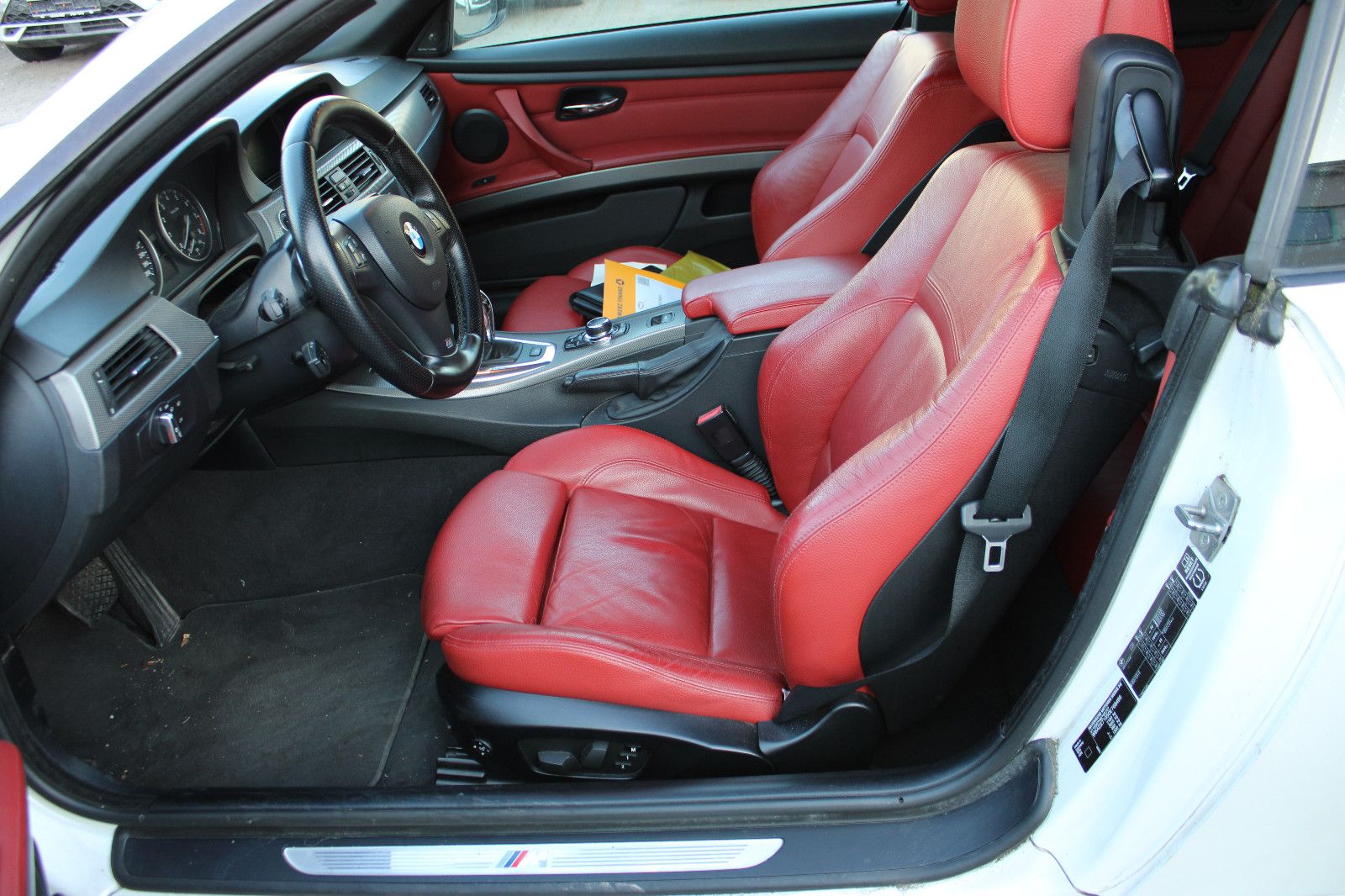 Fahrzeugabbildung BMW 335i Cabrio M Sport DKG Navi,HarmanKardon,Leder