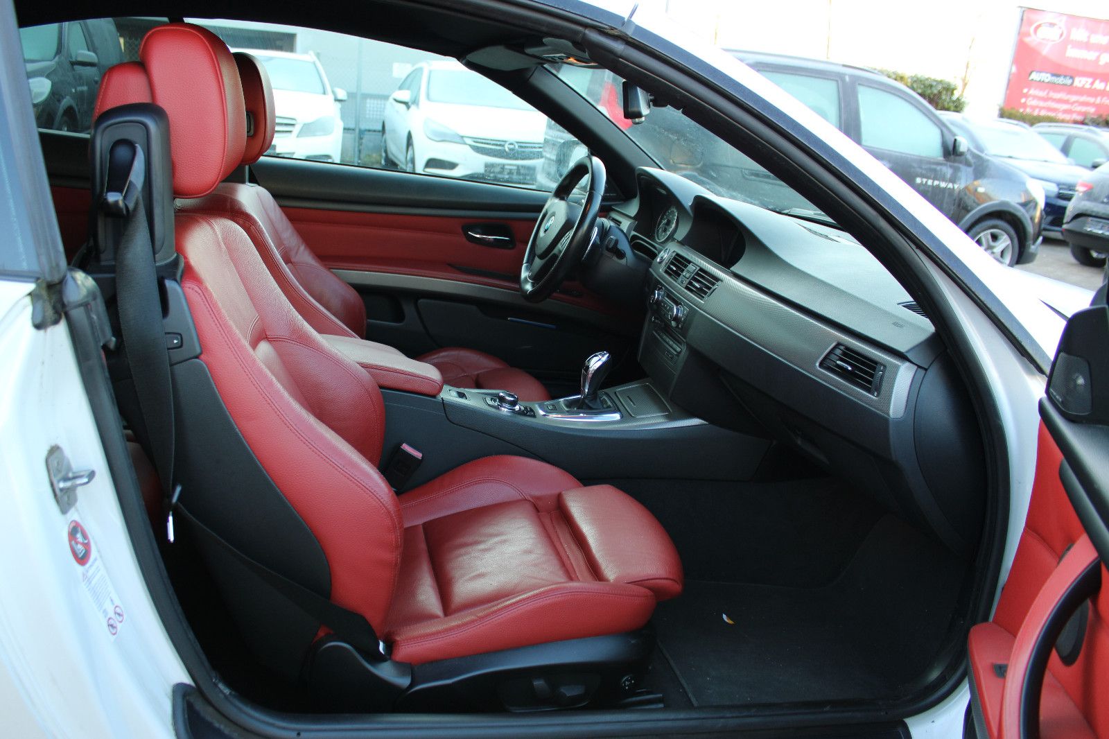 Fahrzeugabbildung BMW 335i Cabrio M Sport DKG Navi,HarmanKardon,Leder