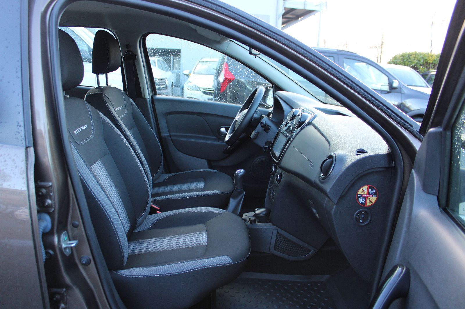 Fahrzeugabbildung Dacia Sandero TCe 90 Stepway Kamera,PDC,Klimaautom.