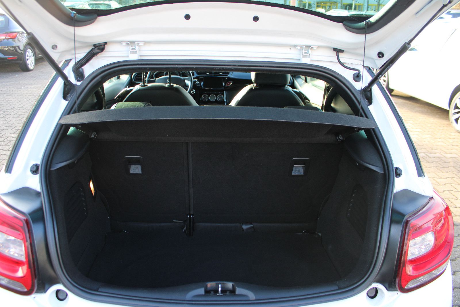 Fahrzeugabbildung Citroën DS3 e-HDi 90 Navi,LED,Klimaautom.