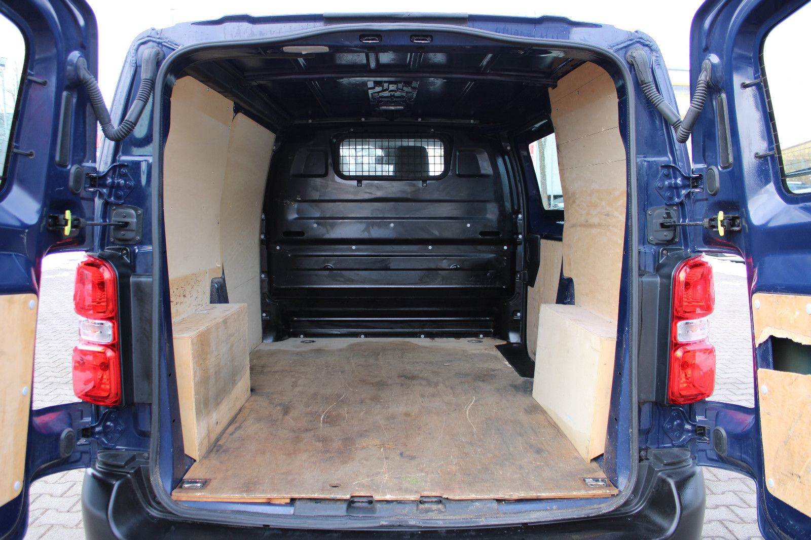 Fahrzeugabbildung Opel Vivaro Kasten 3.Sitzer Klima,PDC,AHK