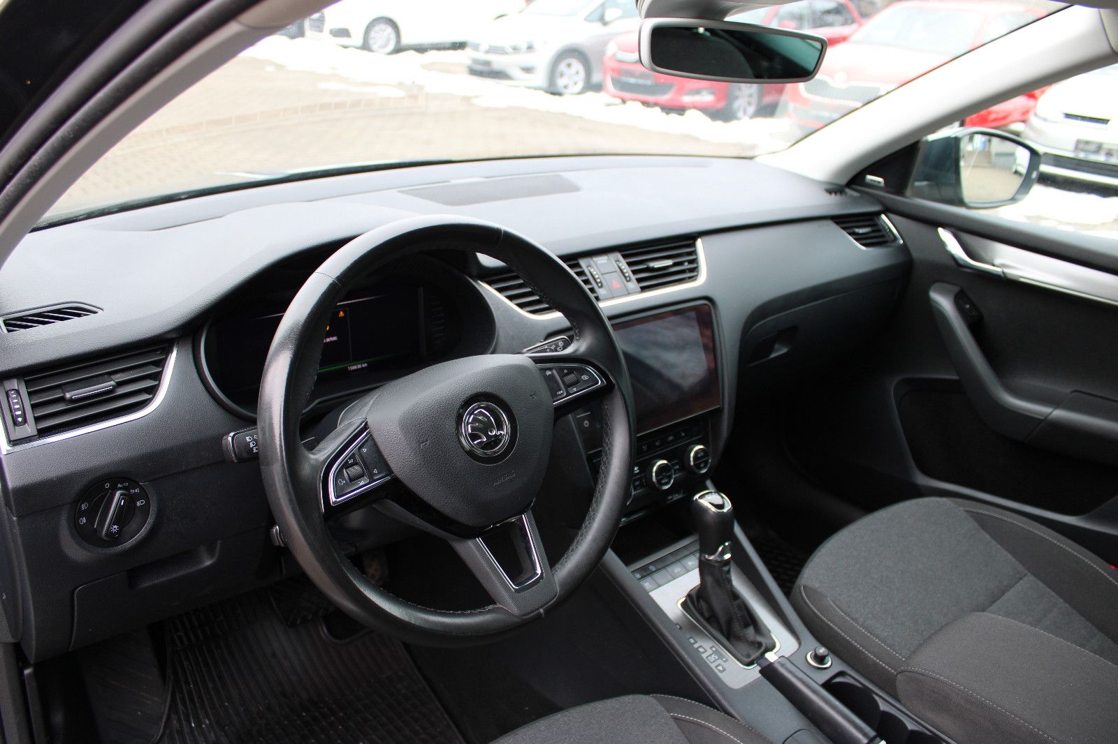 Fahrzeugabbildung SKODA Octavia 2.0 TDI DSG SOLEIL Kamera,Keyless,AHK,LE