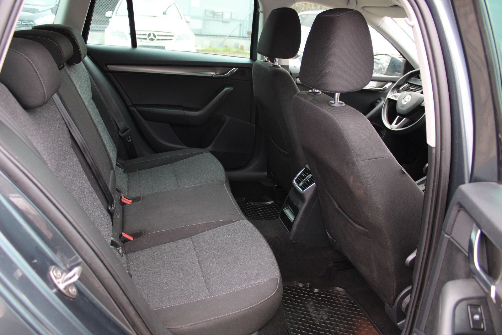 Fahrzeugabbildung SKODA Octavia 2.0 TDI DSG SOLEIL Kamera,Keyless,AHK,LE