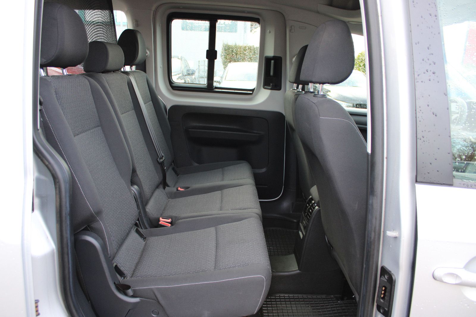 Fahrzeugabbildung Volkswagen Caddy 1,4TGI CNG/Benzin PDC,AHK,Klima 1.Hand
