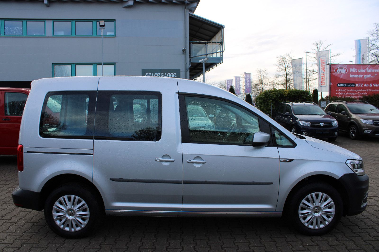 Fahrzeugabbildung Volkswagen Caddy 1,4TGI CNG/Benzin PDC,AHK,Klima 1.Hand