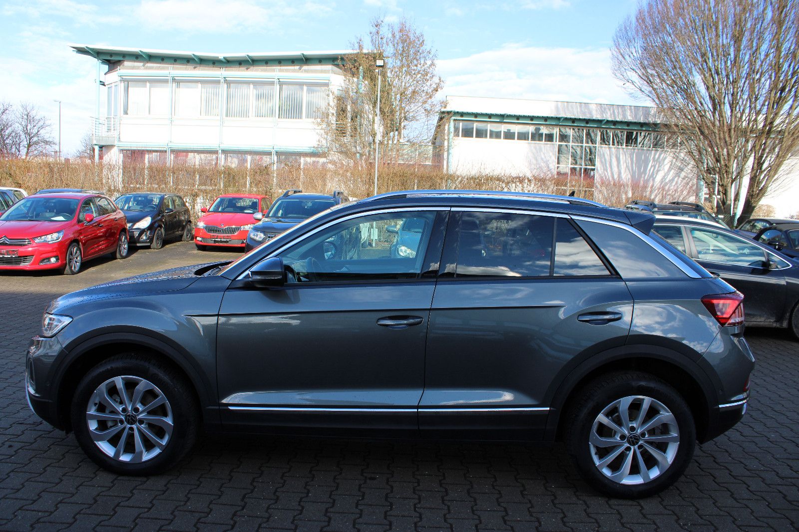 Fahrzeugabbildung Volkswagen T-Roc 1.5 TSI DSG Style SHZ,LED,ACC,PDC