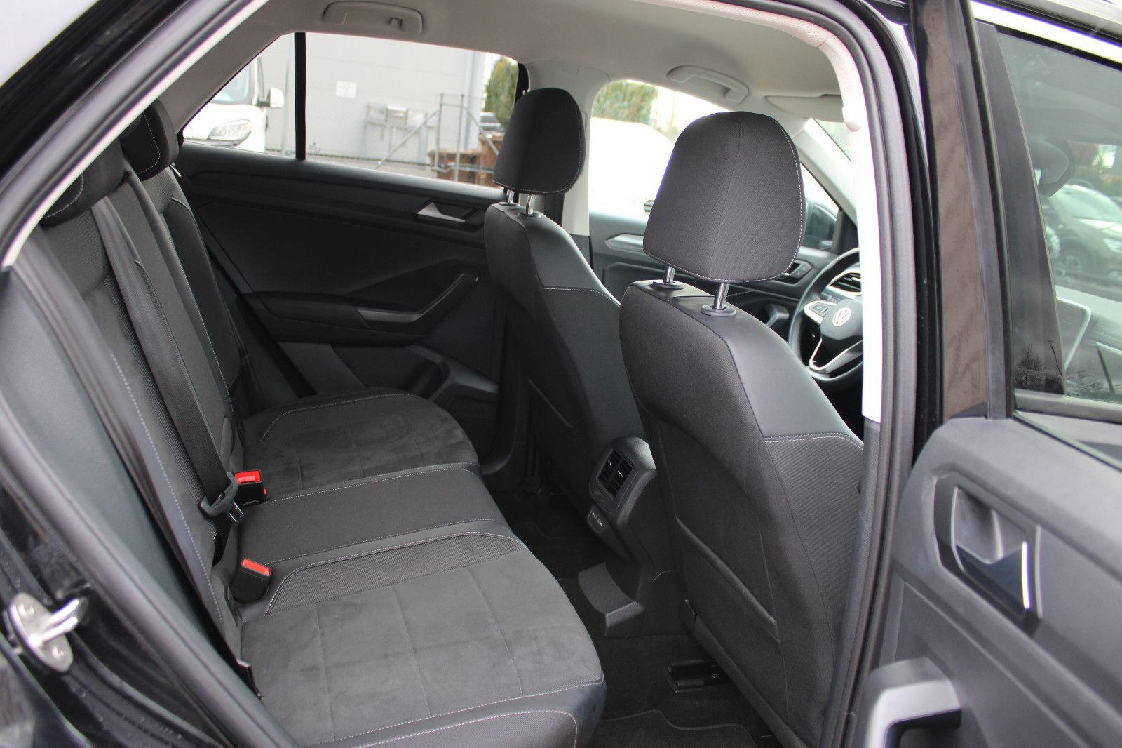 Fahrzeugabbildung Volkswagen T-Roc 1.5 TSI DSG Style PDC,ACC,LED,SHZ