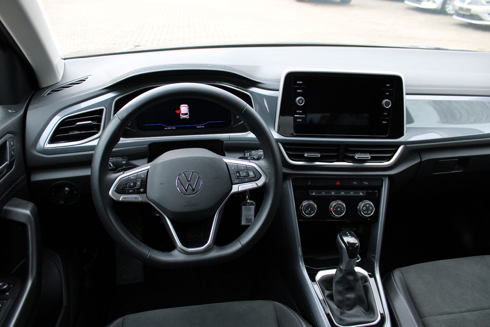 Fahrzeugabbildung Volkswagen T-Roc 1.5 TSI DSG Style PDC,ACC,LED,SHZ