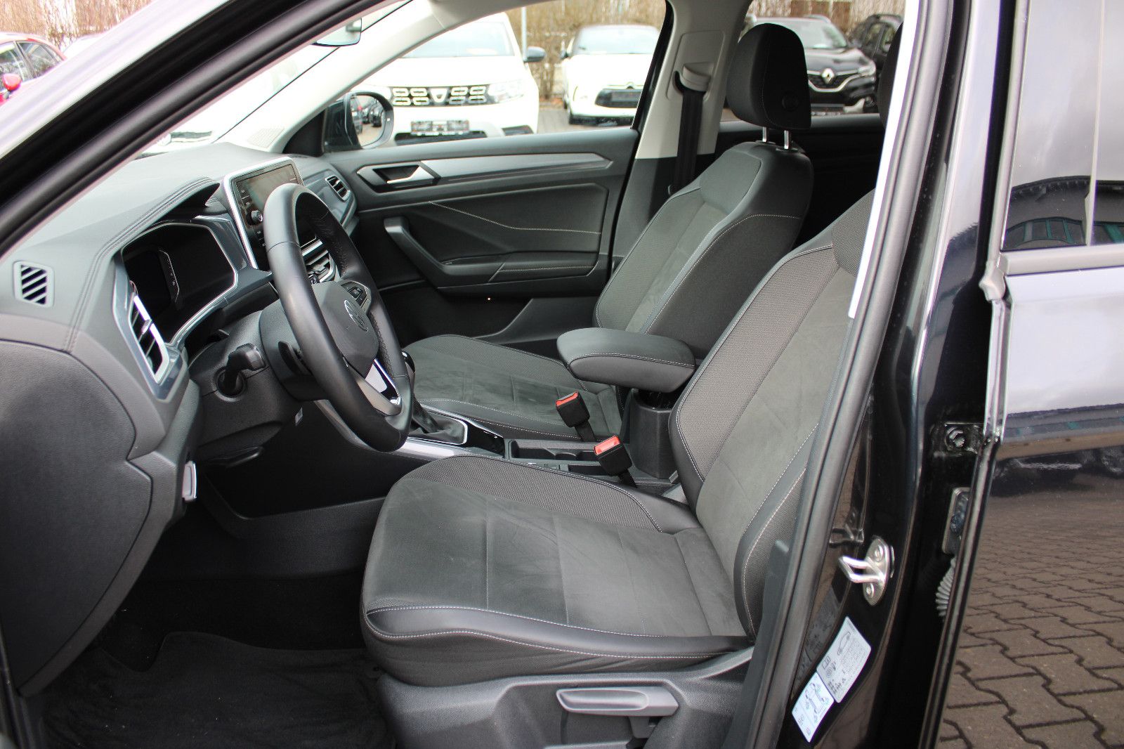 Fahrzeugabbildung Volkswagen T-Roc 1.5 TSI DSG Style PDC,ACC,LED,SHZ