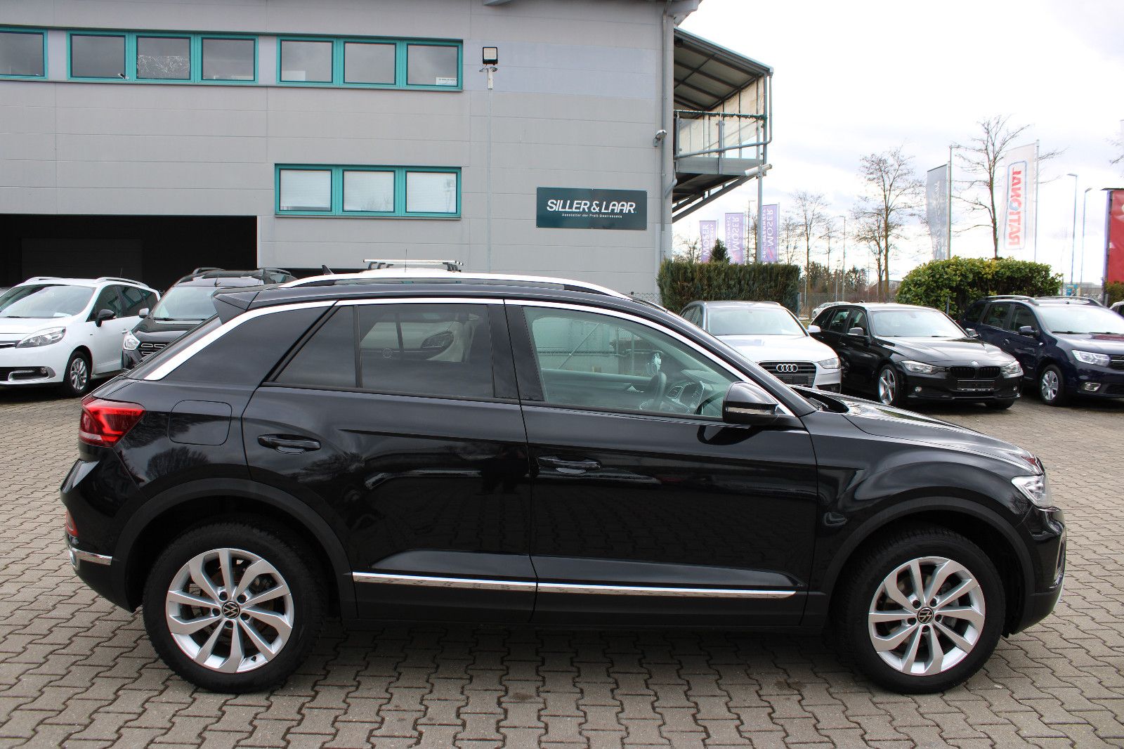 Fahrzeugabbildung Volkswagen T-Roc 1.5 TSI DSG Style PDC,ACC,LED,SHZ