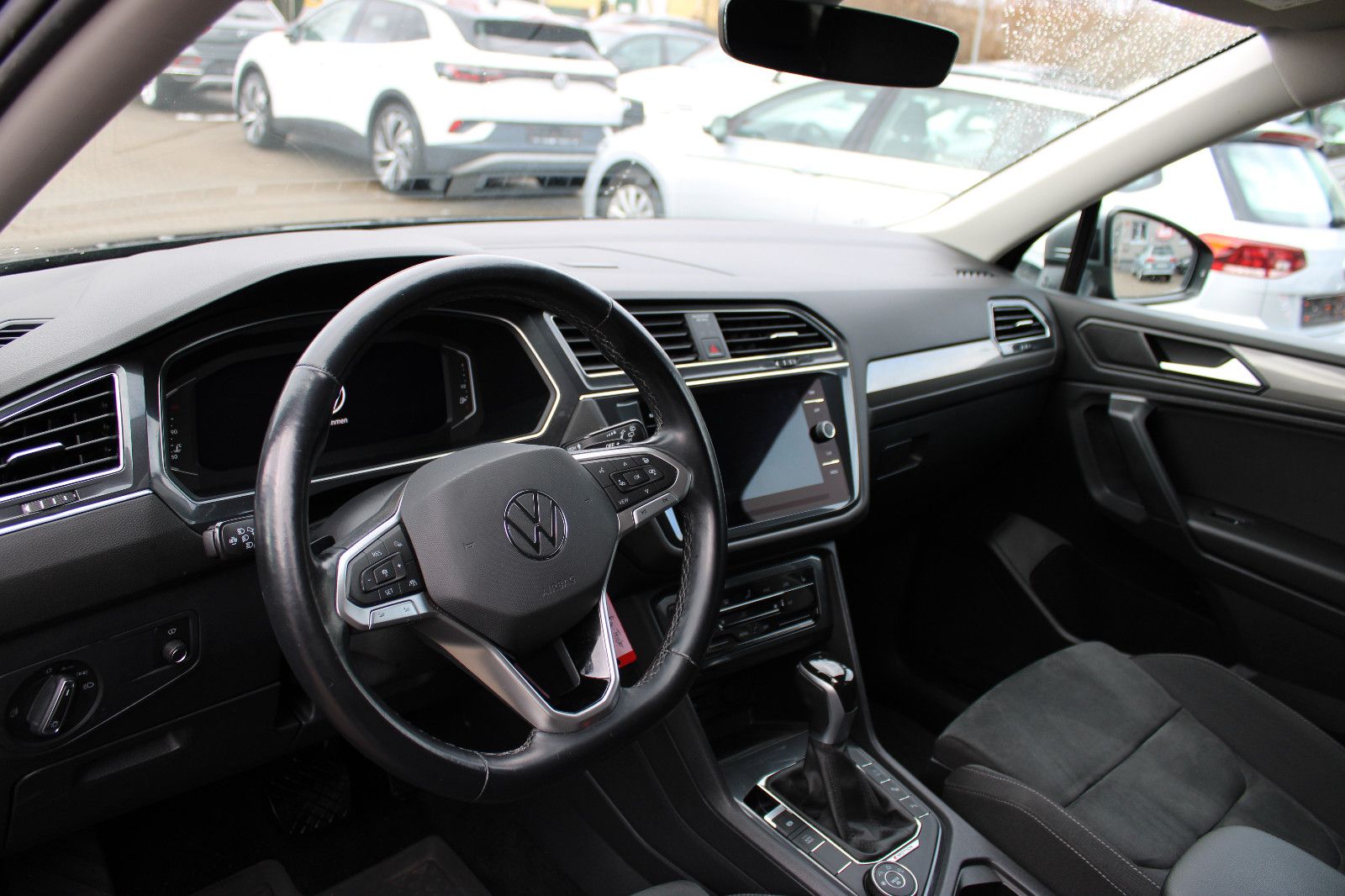 Fahrzeugabbildung Volkswagen Tiguan Allspace 2.0 TDI DSG 4MOTION Kamera,AHK,L